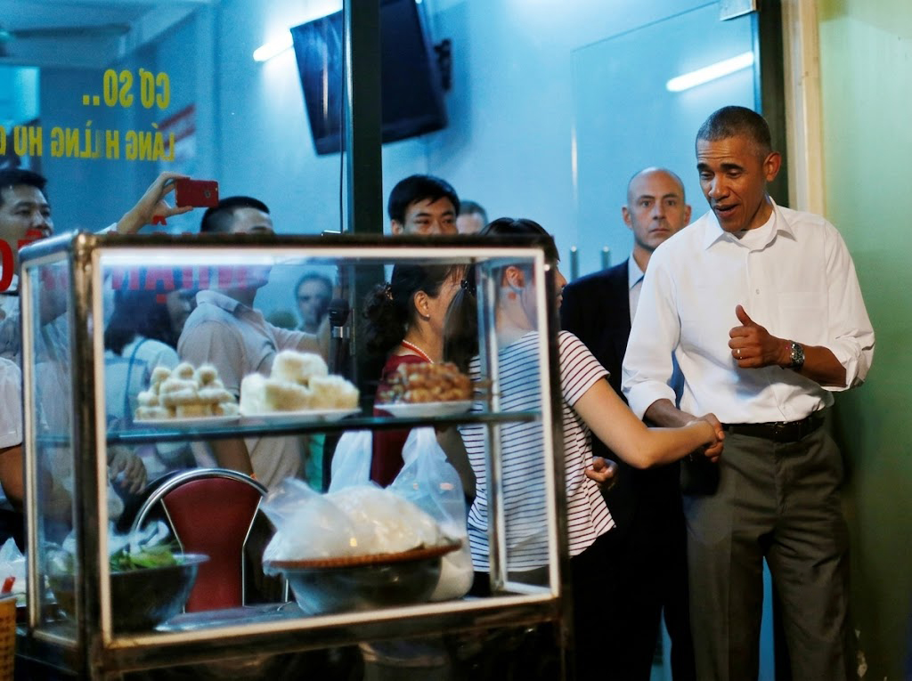 President Obama ate Bun Cha Huong Lien