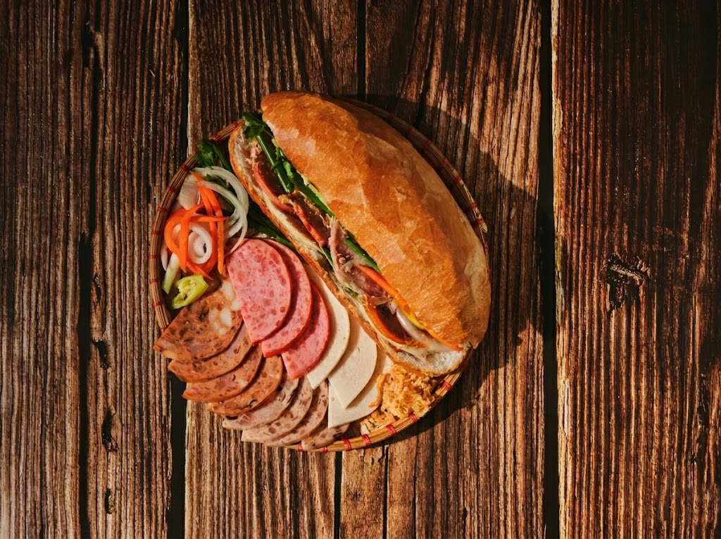 Banh Mi - Famous dishes of Vietnamese Cuisine