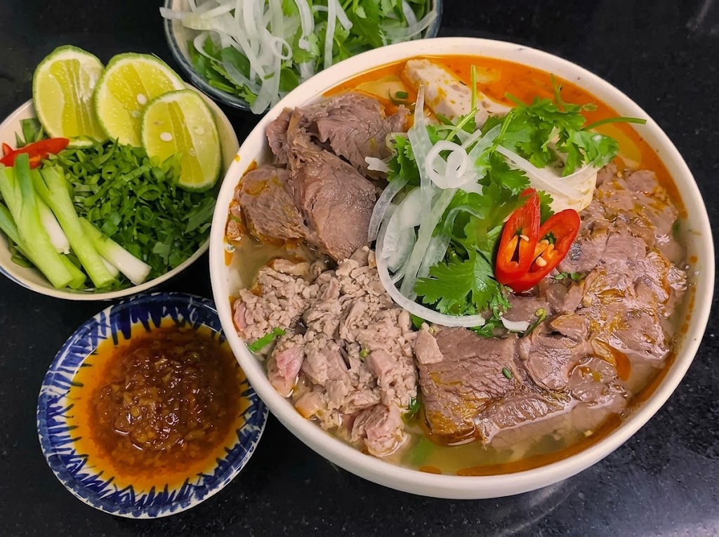 Bun Bo Hue -Famous dishes of Vietnamese Cuisine
