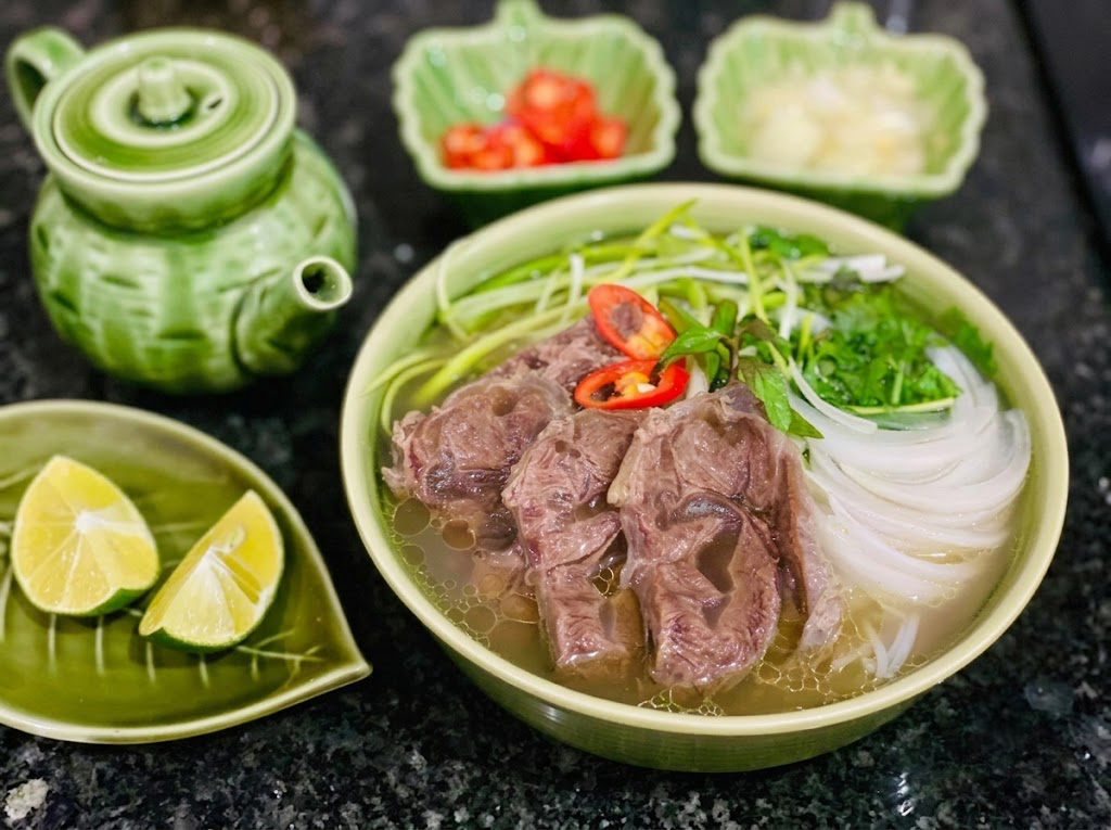 Pho Bo ( Beef Pho ) - Special dishes of Vietnamese cuisine